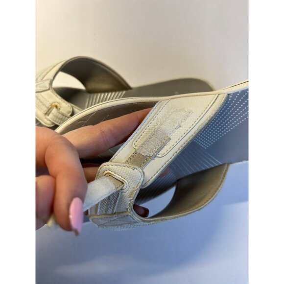 Clark’s Cloudstepper White Flip Flops (size 9)‎ - Picture 10 of 12